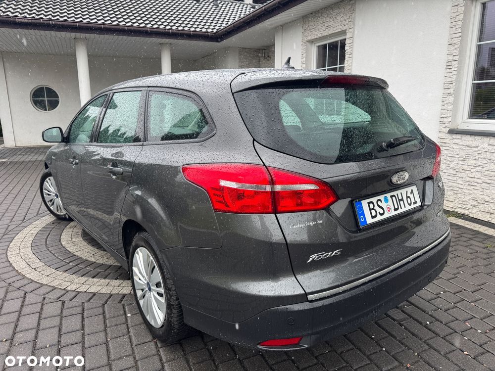Ford Focus 1.0 EcoBoost Titanium - 4