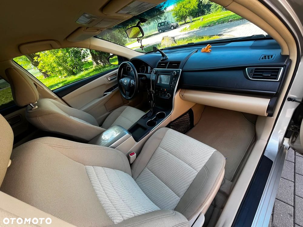 Toyota Camry - 9