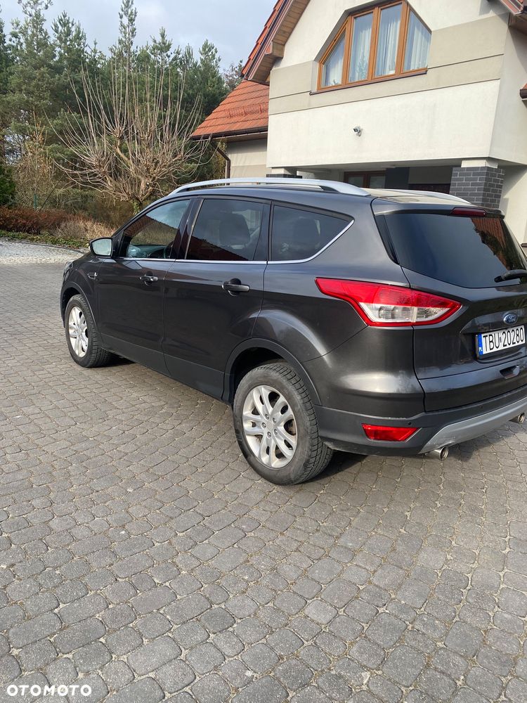 Ford Kuga 2.0 TDCi 2x4 Titanium - 3