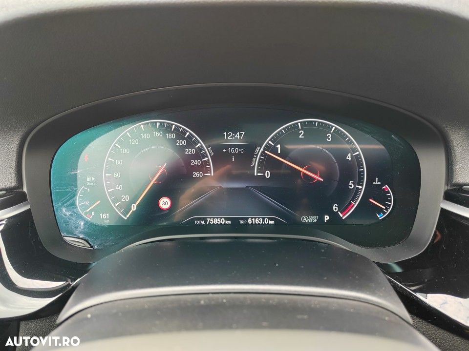BMW Seria 5 530d xDrive AT - 24