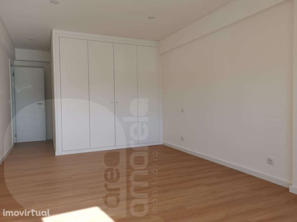 Apartamento T3 Seixal - Grande imagem: 2/19