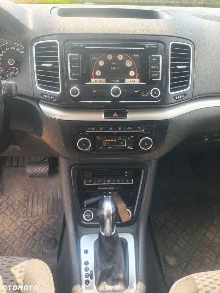 Volkswagen Sharan 2.0 TDI Comfortline DSG - 13