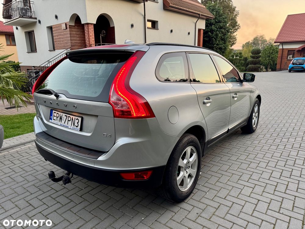 Volvo XC 60 D4 Geartronic Momentum - 11
