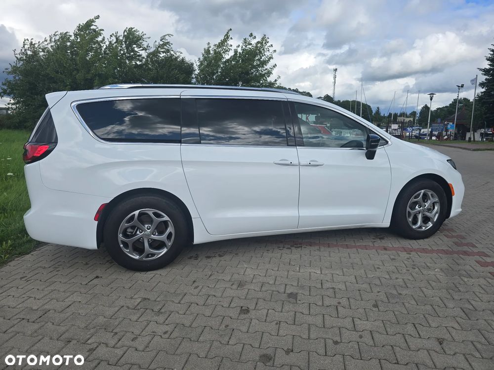 Chrysler Pacifica - 15