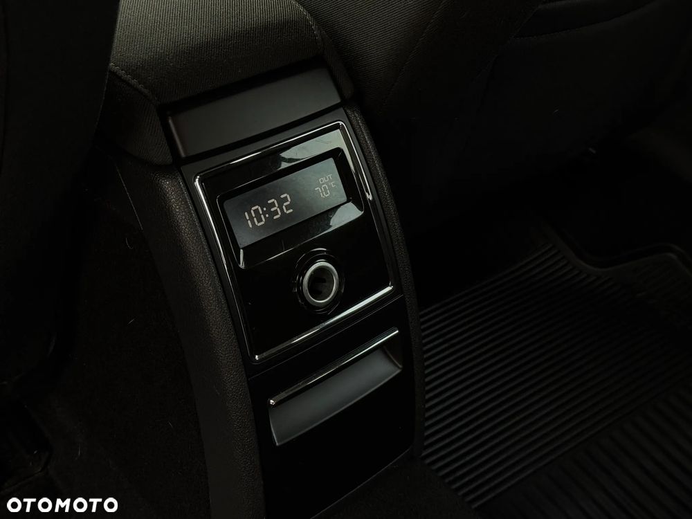 Skoda Superb 1.6 TDI Active Greenline - 20