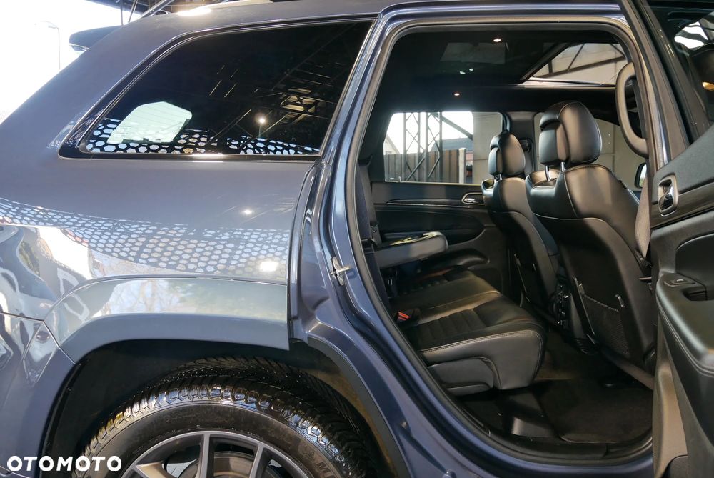 Jeep Grand Cherokee - 11