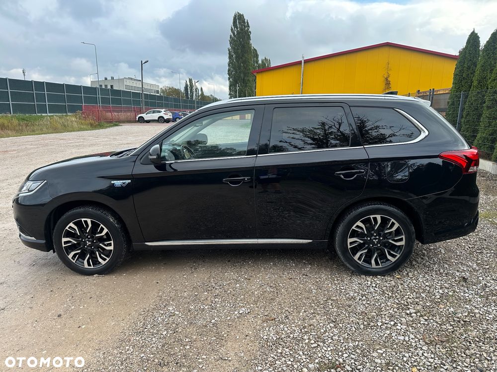 Mitsubishi Outlander 2.0 4WD Top - 16