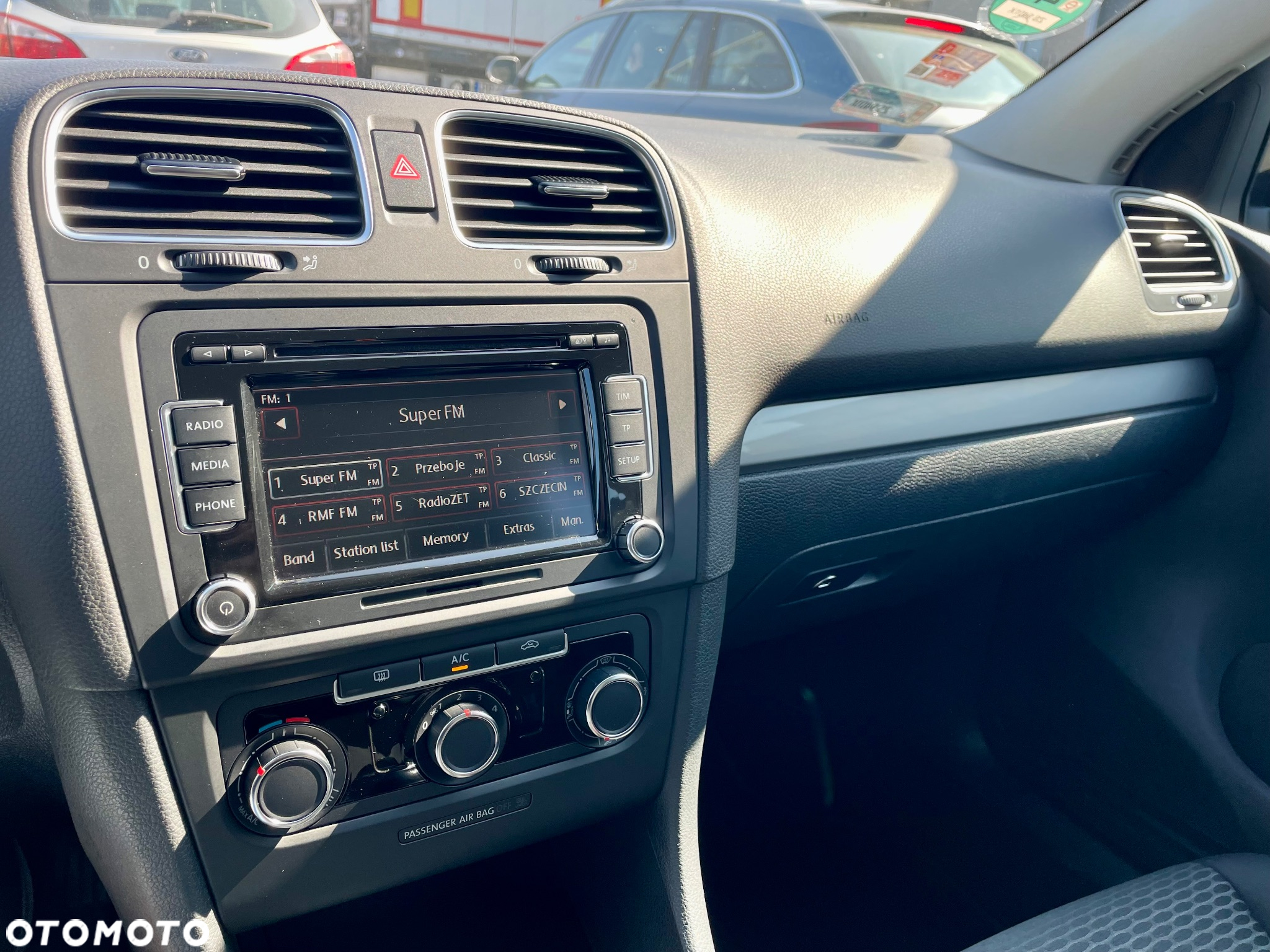 Volkswagen Golf - 23