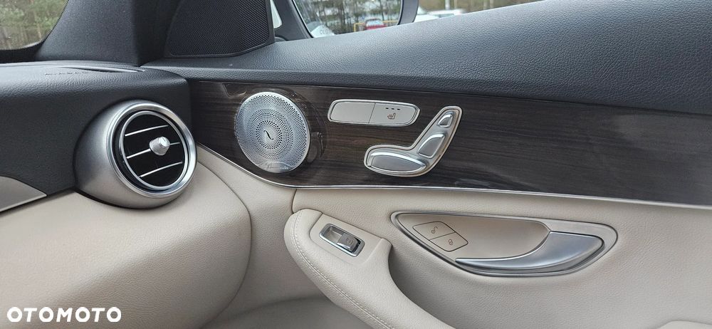 Mercedes-Benz Klasa C 300 9G-TRONIC Avantgarde - 30
