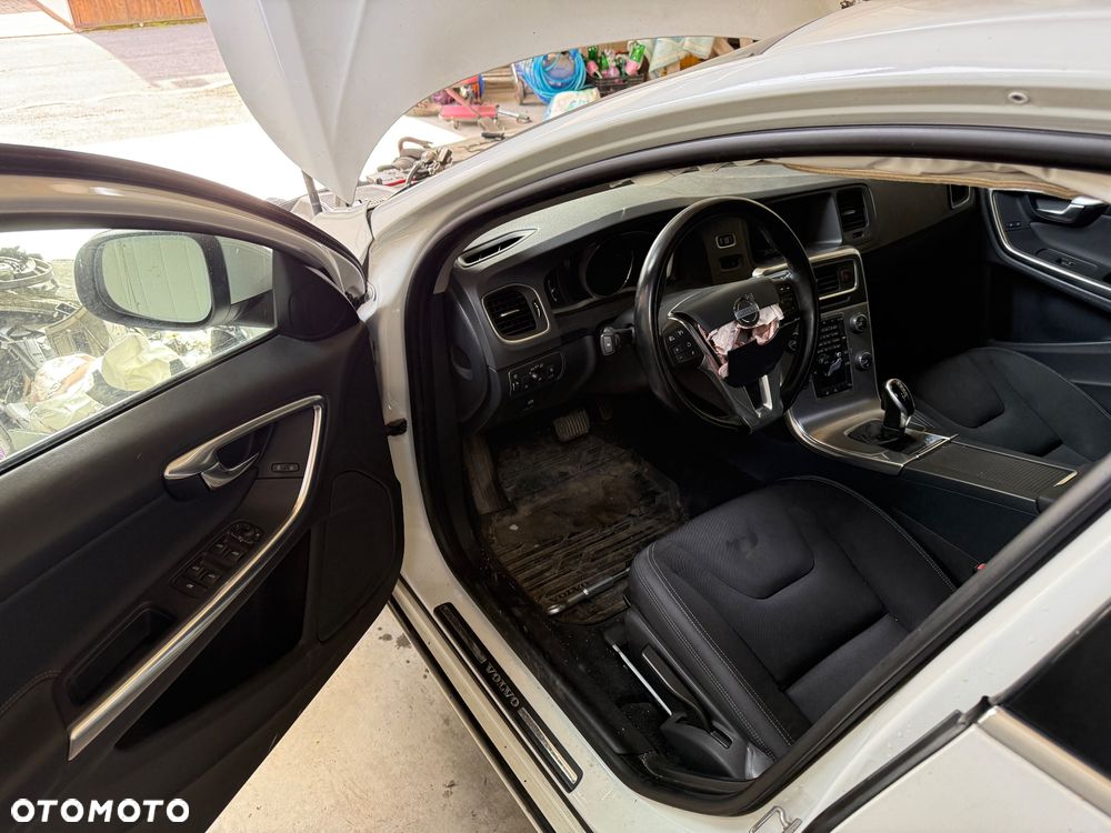 Volvo V60 D3 Base - 6