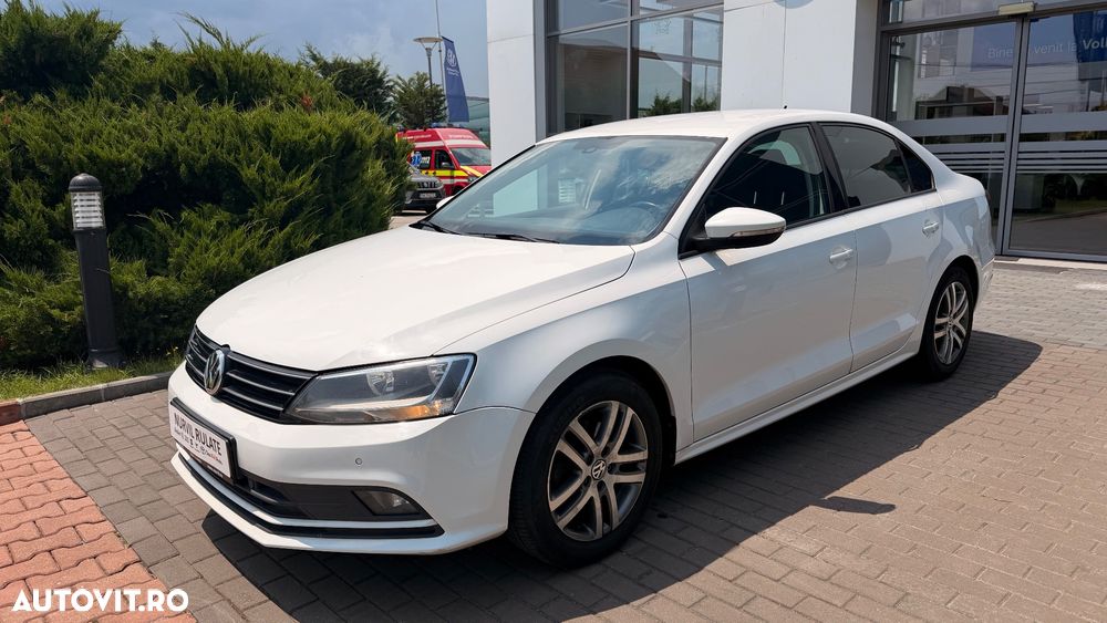 Volkswagen Jetta - 4
