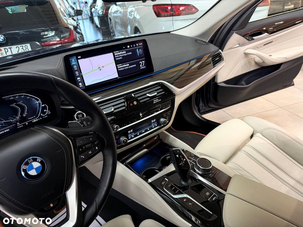 BMW Seria 5 530e PHEV M Sport - 26