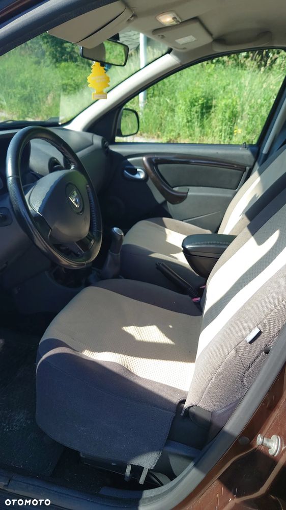 Dacia Duster 1.5 dCi Laureate - 11