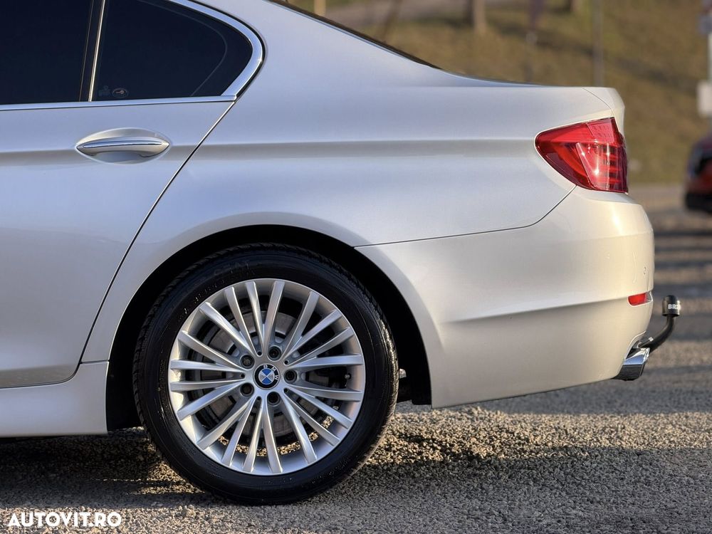 BMW Seria 5 525d xDrive Sport-Aut. Luxury Line - 40