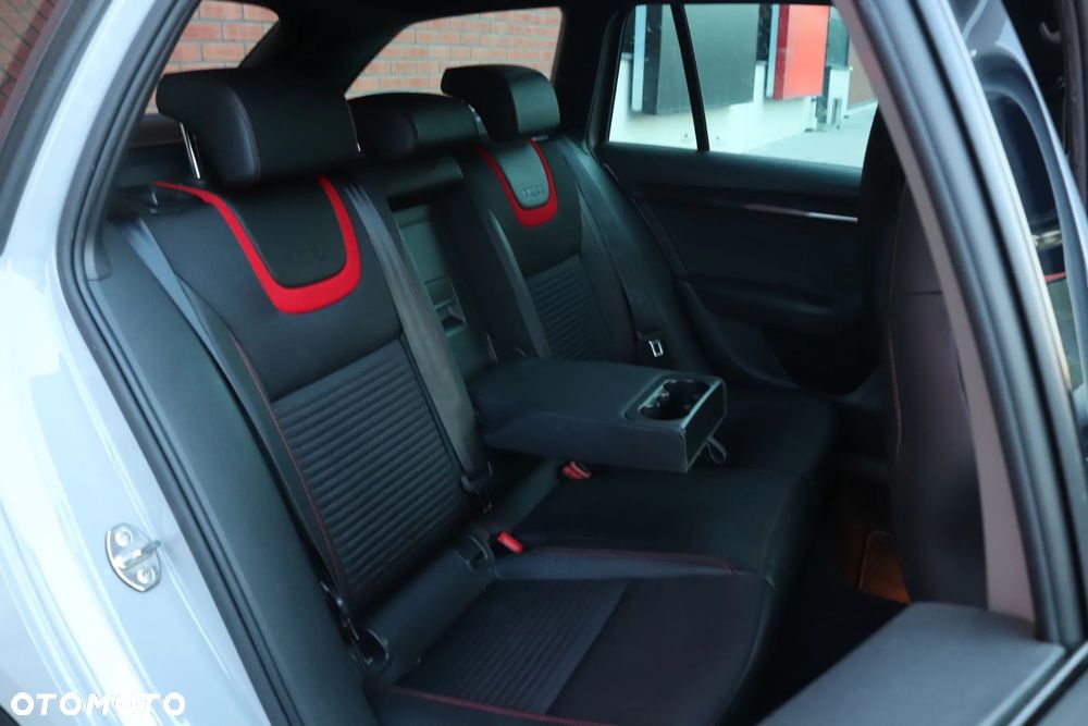 Skoda Octavia 2.0 TDI RS Challenge DSG - 13