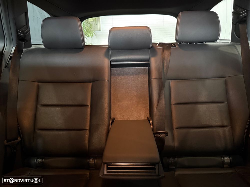 Mercedes-Benz E 250 BlueTEC Avantgarde Auto. - 34