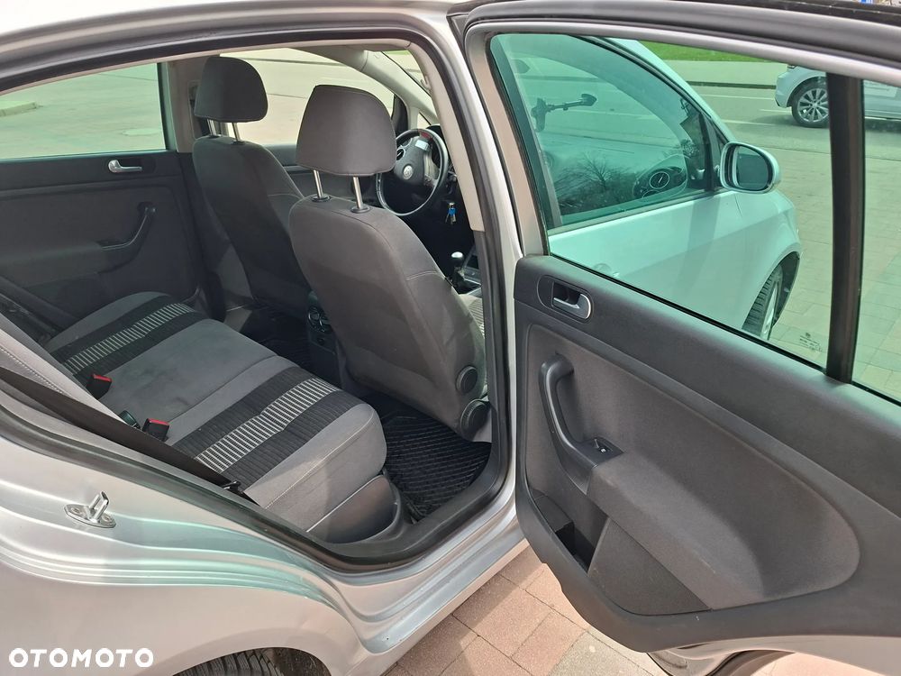 Volkswagen Golf Plus 2.0 TDI Comfortline - 8