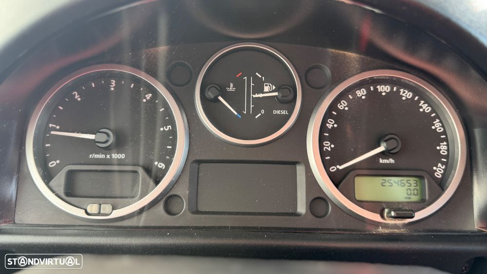 Land Rover Defender 110 DPF Station Wagon E - 28