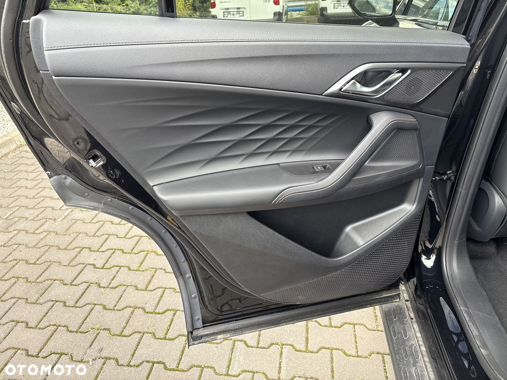 MG HS PHEV 1.5T Exclusive - 12