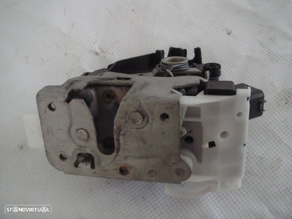 Fecho Da Porta Trás Esq Ford Mondeo Iii (B5y) - 1