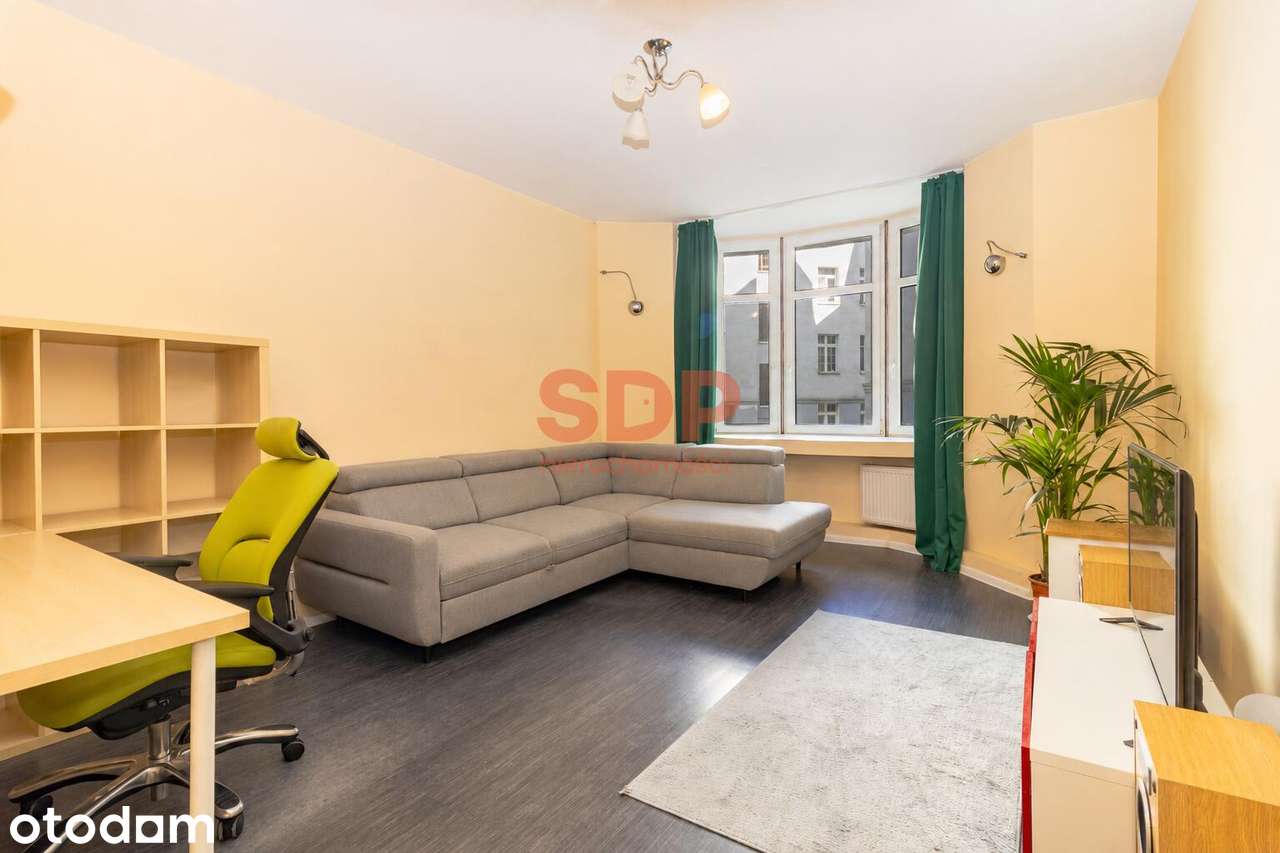 60,4 m2 | 2 duże pokoje na Śródmieściu | 1 piętro | Po rewitalizacji