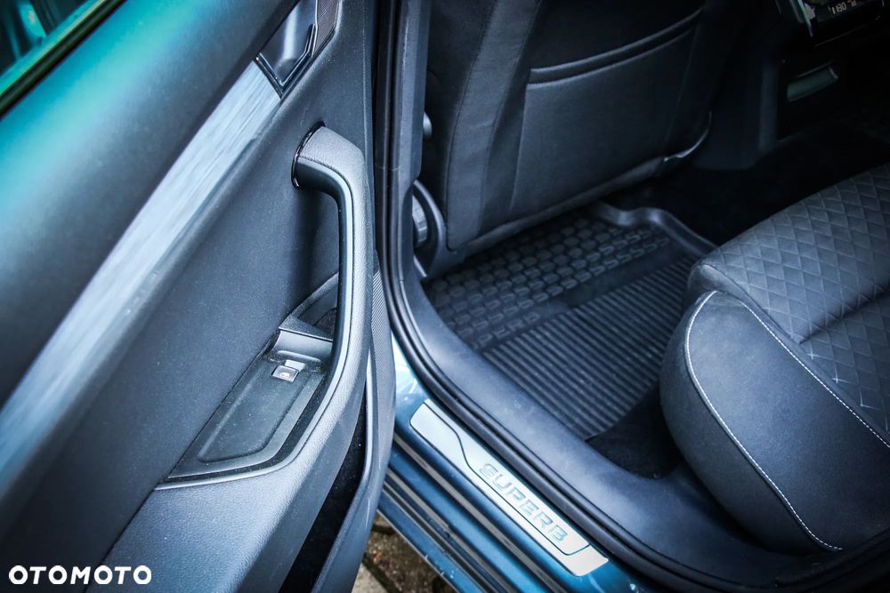 Skoda Superb 2.0 TSI Ambition DSG - 8