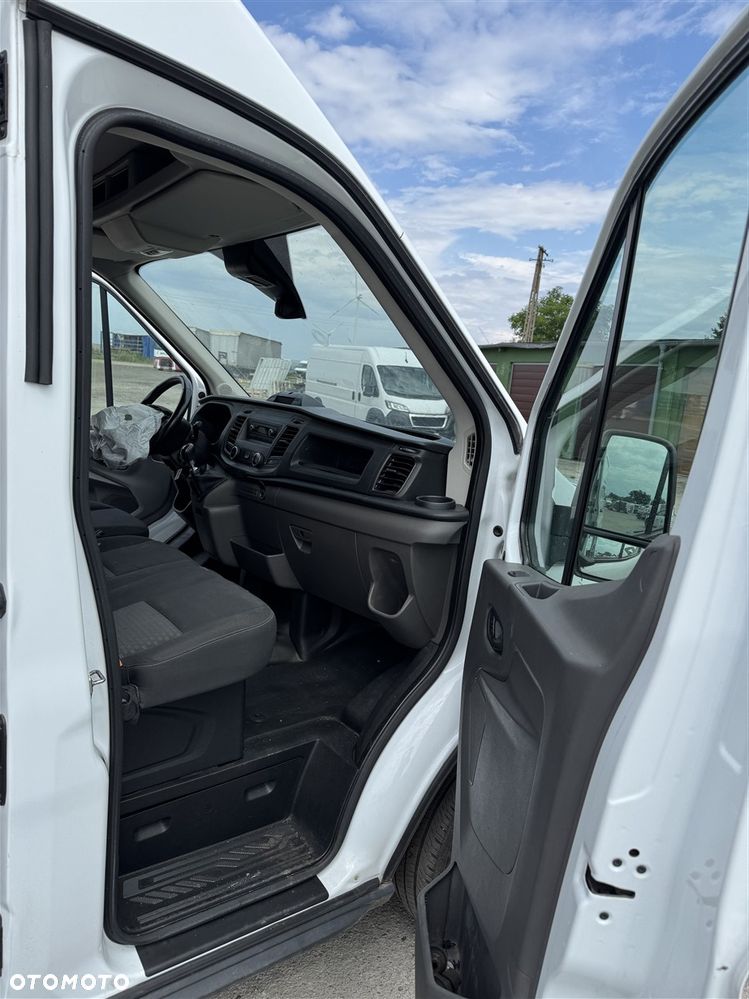 Ford TRANSIT MK8 - 13