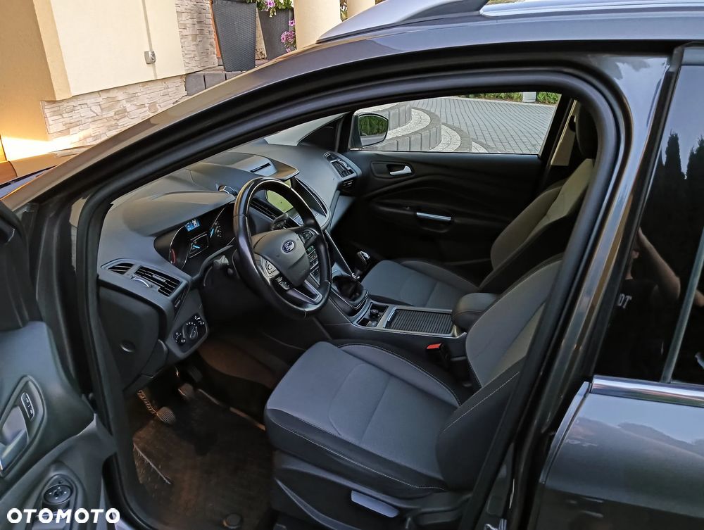 Ford Kuga - 30