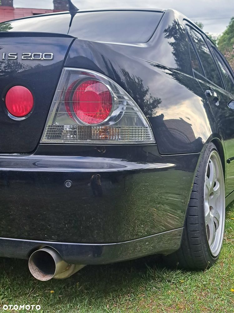 Lexus IS 200 Elegance - 3