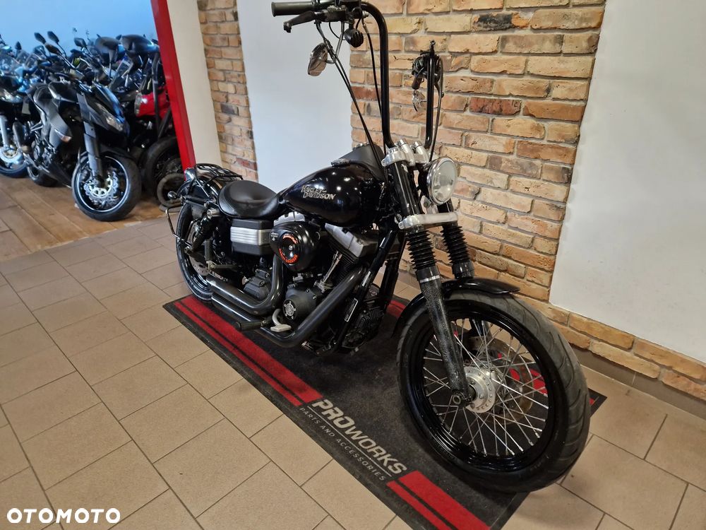 Harley-Davidson Dyna Street Bob - 1