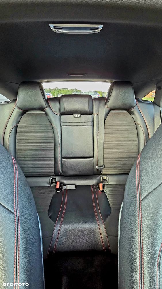 Mercedes-Benz CLA 220 4-Matic AMG Line - 15