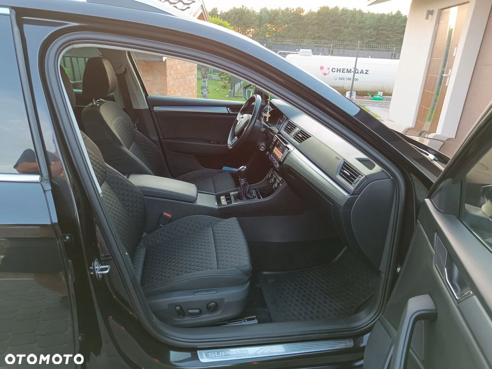Skoda Superb Combi 2.0 TDI Style - 12
