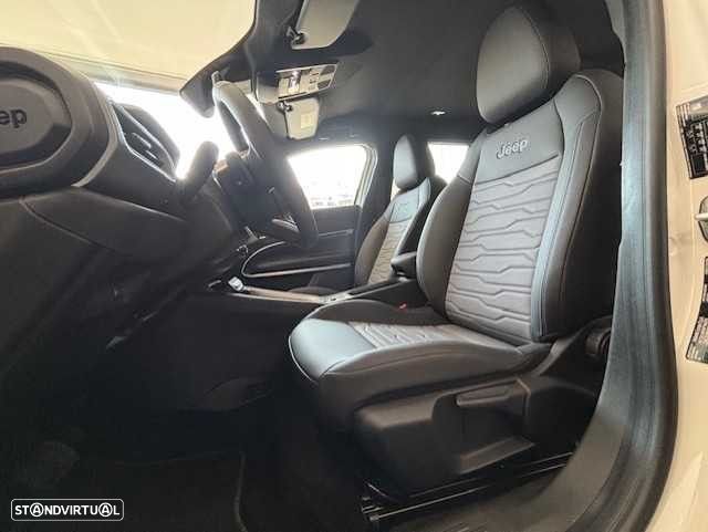 Jeep Avenger 1.2 e-Hybrid Altitude DCT - 16