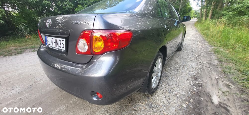 Toyota Corolla - 10