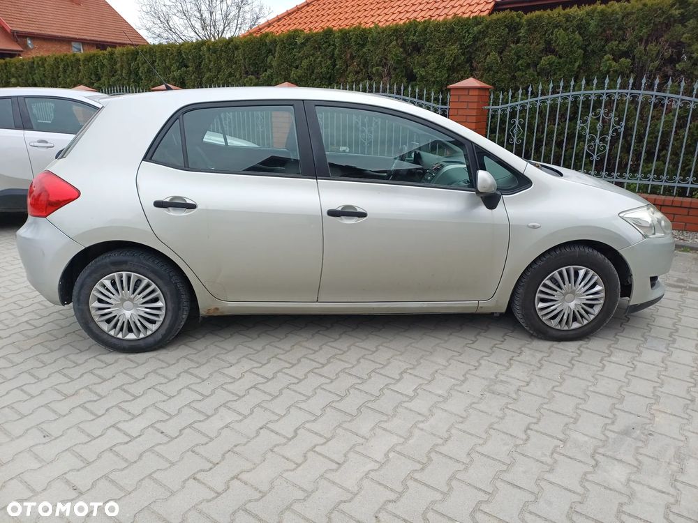 Toyota Auris 1.4 D-4D 2010 - 3