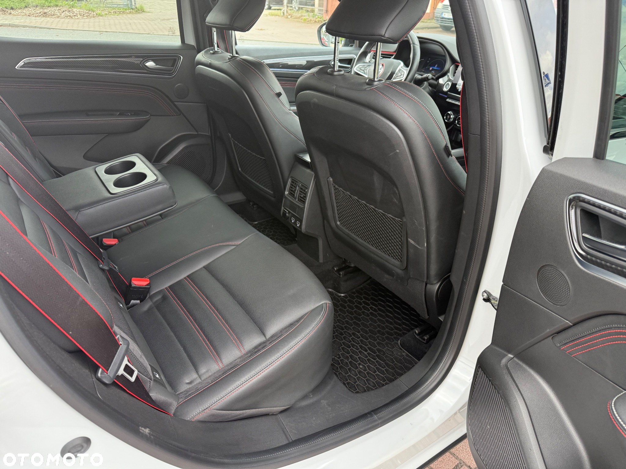 Renault Arkana E-TECH 145 R.S.LINE - 11