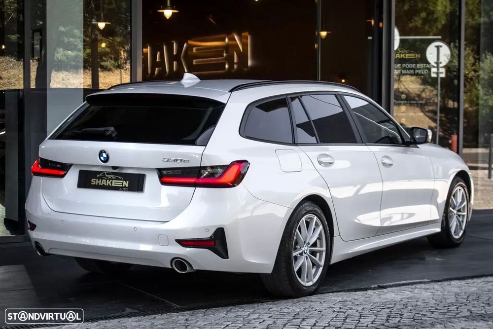 BMW 330 e Line Luxury Auto - 4