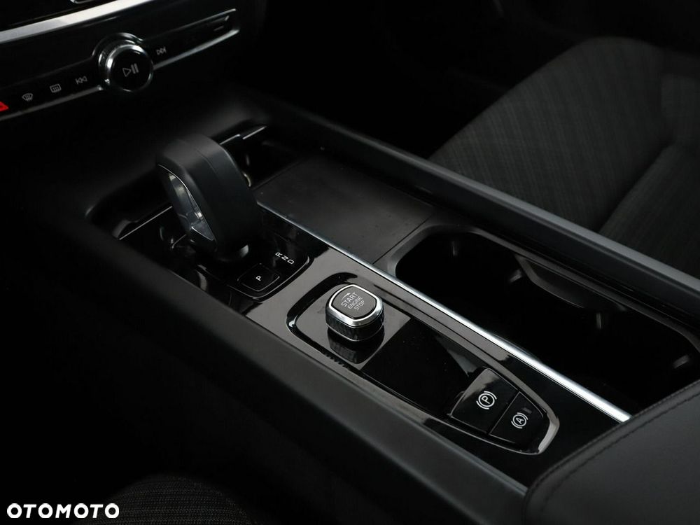 Volvo V60 B4 D Core - 29