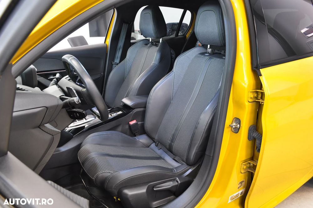 Peugeot 208 1.2 L PureTech STT EAT8 GT Pack - 14