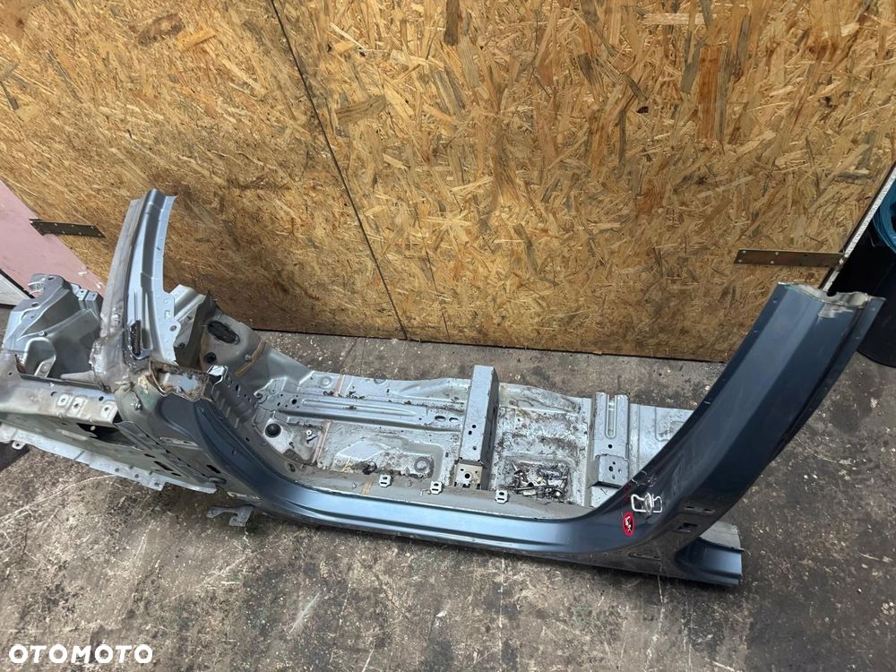 ćwiartka lewy przód słupek próg volvo xc60 ii 2017- 721-16 - 4