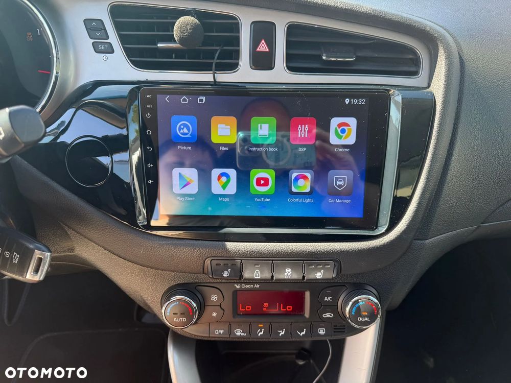 Kia Ceed - 12
