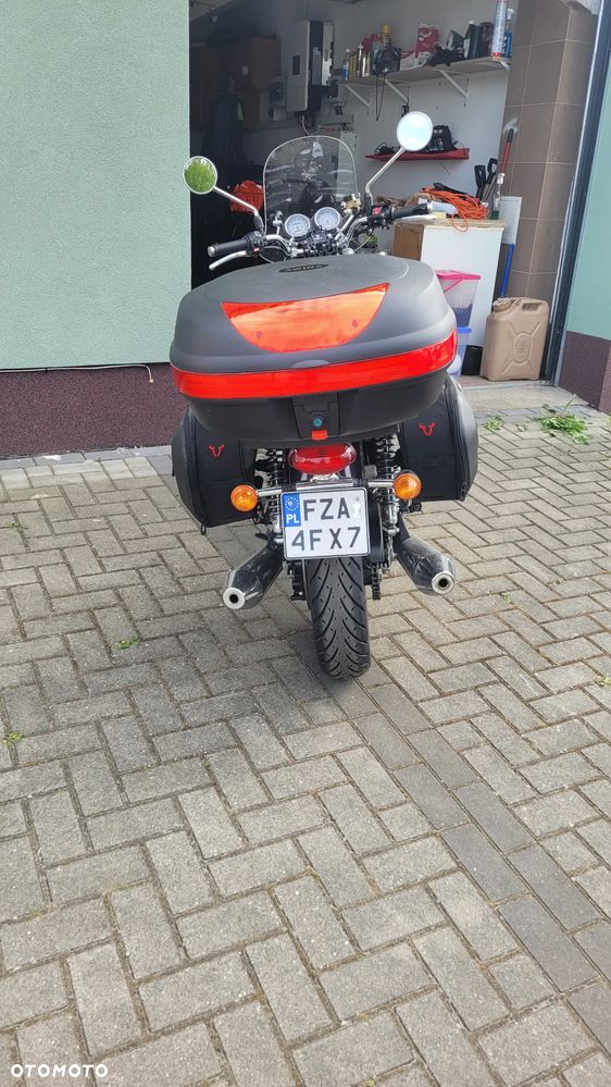 Triumph Bonneville - 2