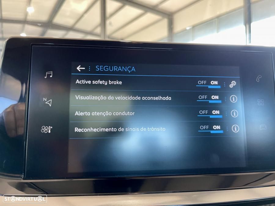 Peugeot 2008 1.2 PureTech Active Pack - 19