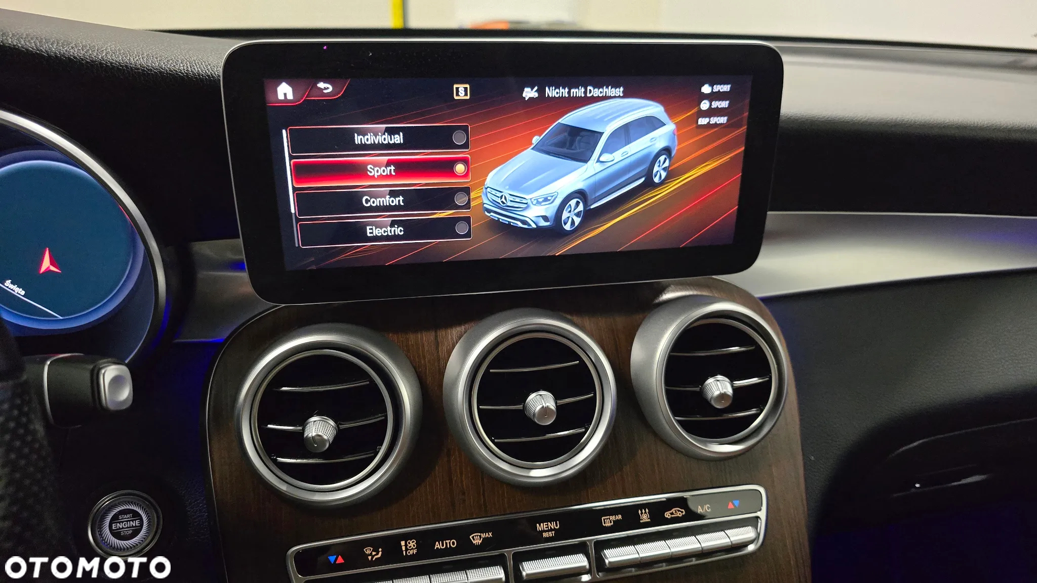 Mercedes-Benz GLC 300 e 4Matic 9G-TRONIC Edition AMG Line - 24