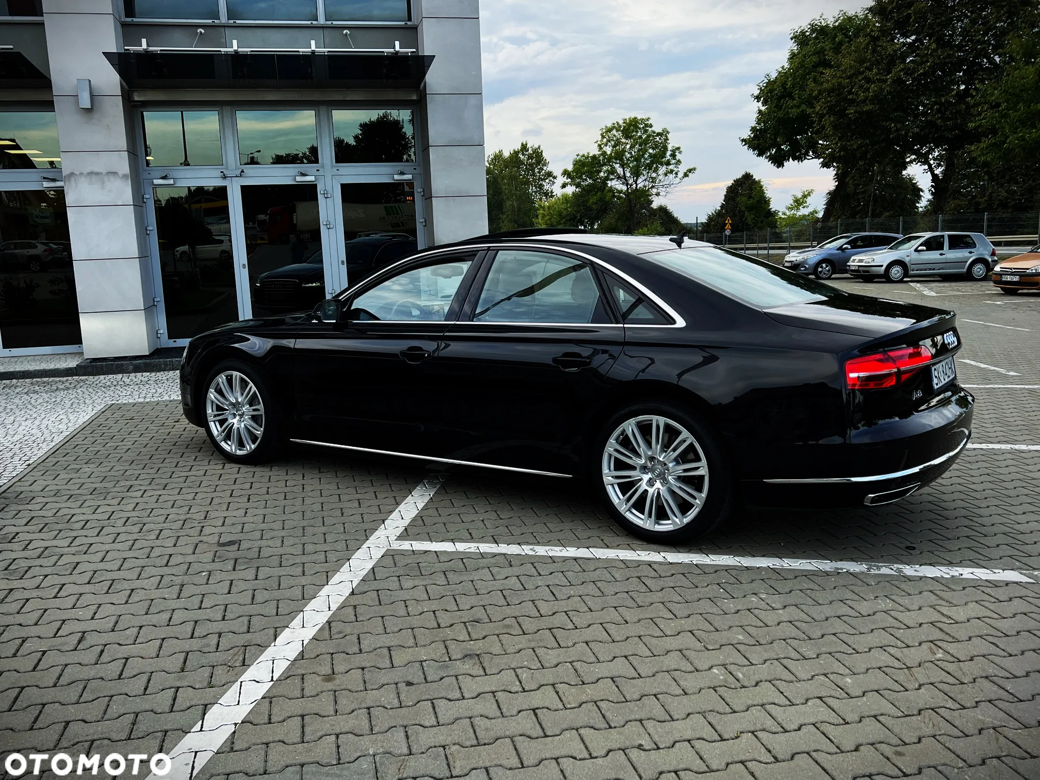 Audi A8 4.2 TDI DPF (clean diesel) quattro tiptronic - 24