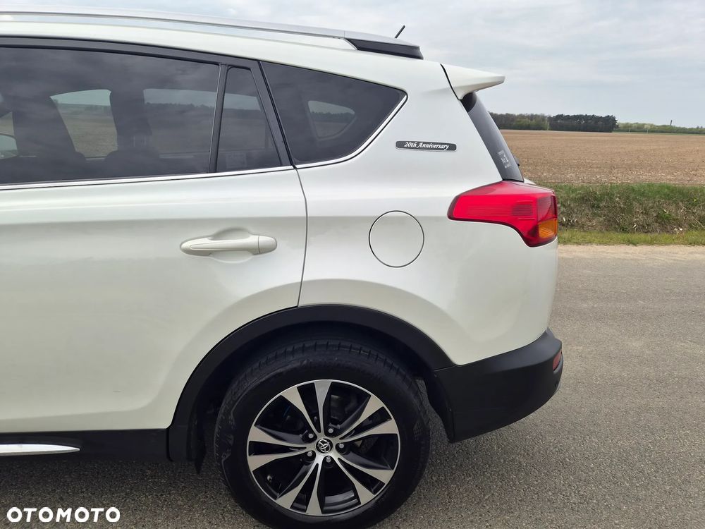 Toyota RAV4 2.0 D-4D Premium 4x2 - 5
