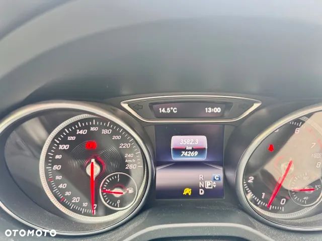 Mercedes-Benz GLA 180 7G-DCT AMG Line - 10