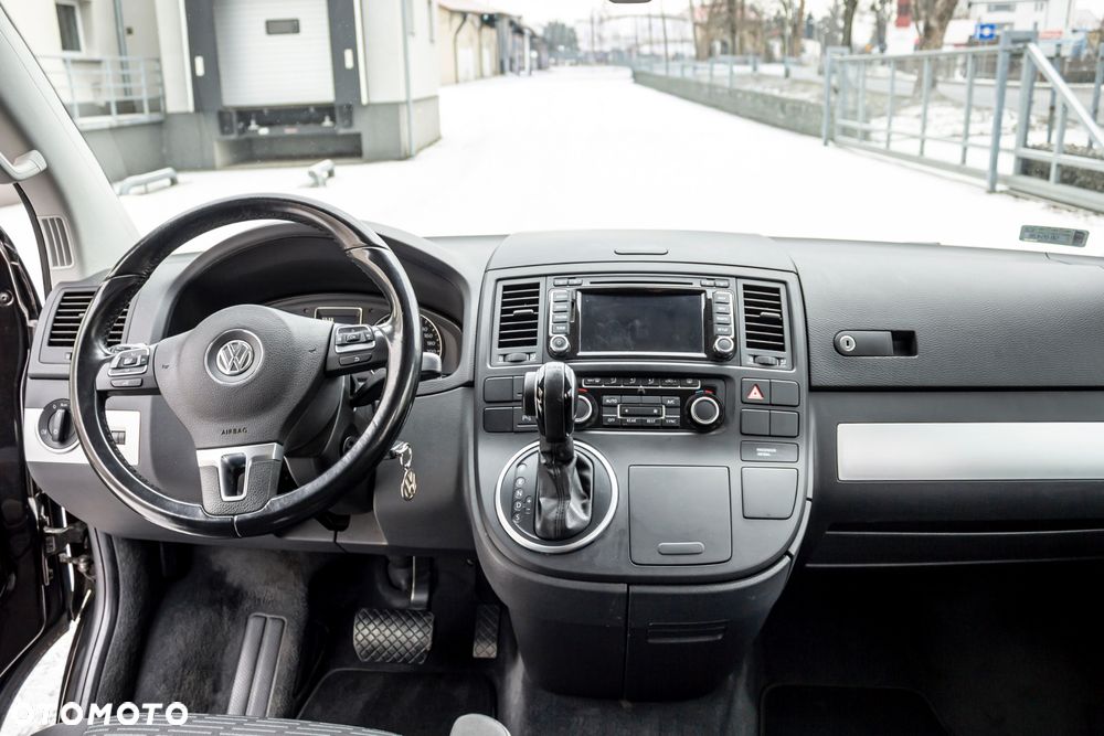 Volkswagen Multivan - 11