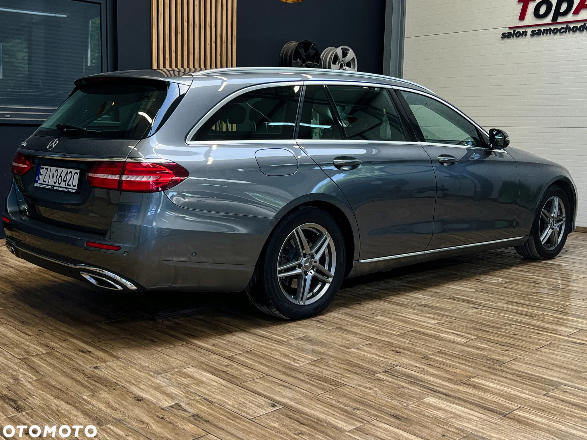 Mercedes-Benz Klasa E 220 d - 6