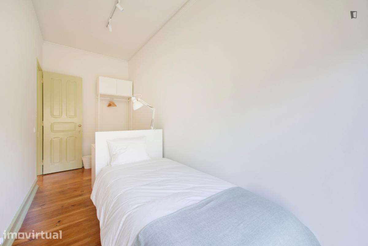 Quarto - localizado em Alcântara Lisbon - Grande imagem: 2/23